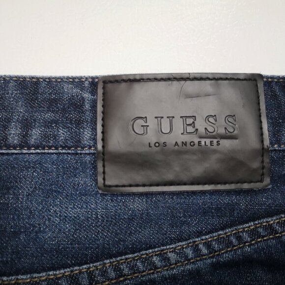 Guess Men's Size 33/32 Slim Straight Del Mar Fit Medium Wash Blue Jeans - Picture 3 of 14